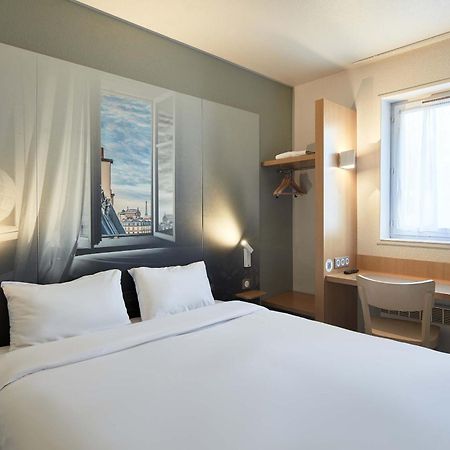 B&B Hôtel MAUREPAS Maurepas  Buitenkant foto